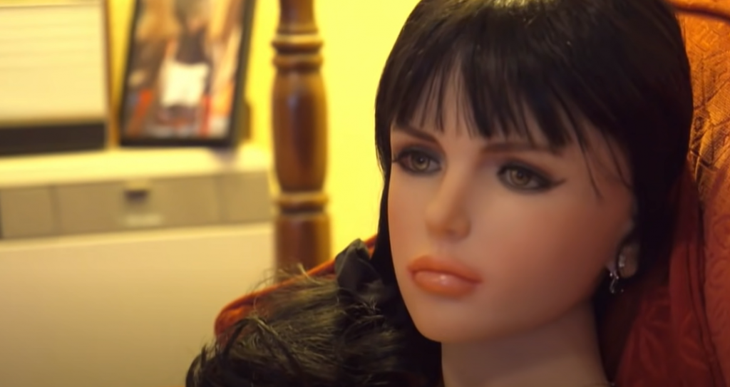 Firma de roboți sexuali lansează ultima serie de păpuși pe care cumpărătorii le pot personaliza