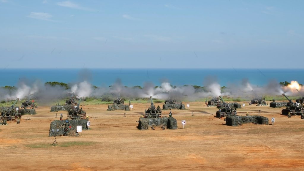 Taiwanul pregătește apărarea antirachetă după ce navele militare chineze au traversat ADIZ