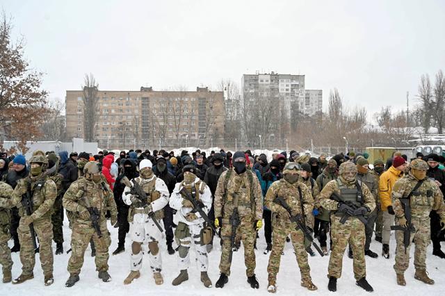 Un diplomat rus spune că instructorii NATO trebuie să părăsească Ucraina înainte de începerea discuțiilor