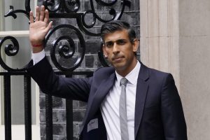 Rishi Sunak promite noi legi pentru a opri migrația ilegală și recursurile false
