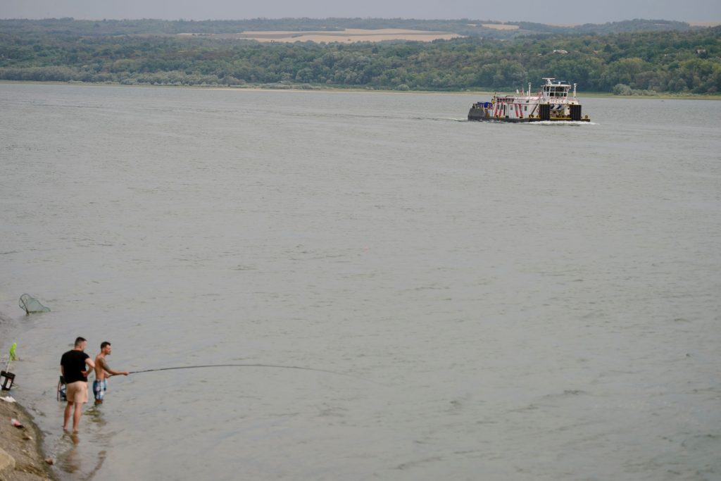 Poluare cu petrol pe Dunăre pe o lungime de 6 kilometri