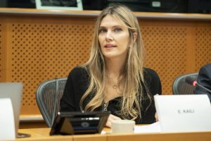 Eva Kaili rămâne încă o lună în detenţie preventivă