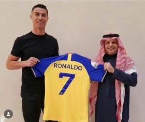 Cristiano Ronaldo semnează un contract de 75 de milioane de dolari pe an cu Al-Nassr
