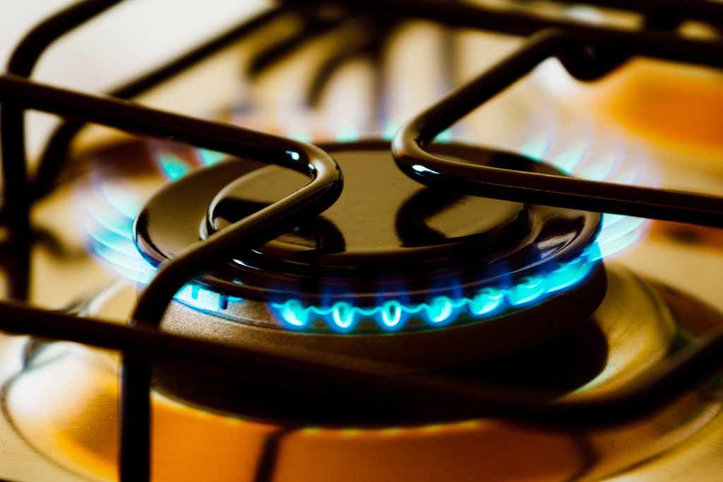Miniştrii Energiei din statele Uniunii Europene au ajuns la un acord privind plafonarea preţului la gaze