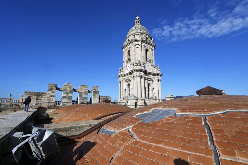 Tinerii din nordul Europei se îngrămădesc în oraşul spaniol Malaga pentru a lucra remote