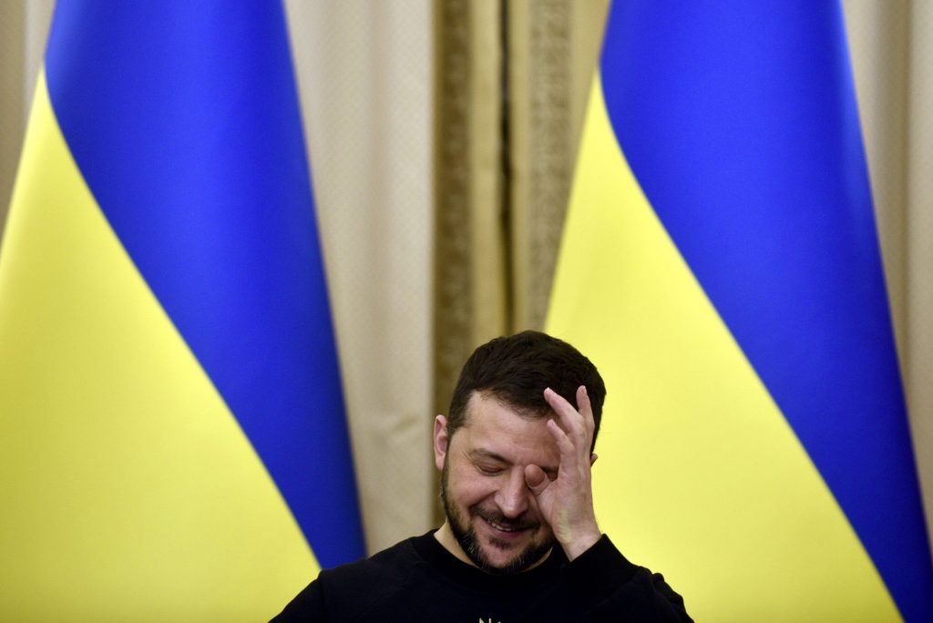 Zelenski a promis că va eradica corupția din Ucraina. A demis 11 înalți funcționari ucraineni