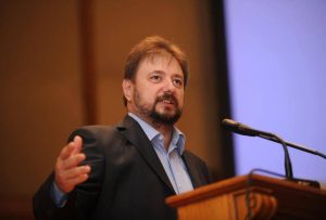 Cristian Pîrvulescu: „Domnul Ciucă este candidatul PNL pentru prezidenţiale acum. Nu ştiu dacă va fi şi în 2024. PNL nu are un candidat sigur pentru Cotroceni, acum are un candidat formal”