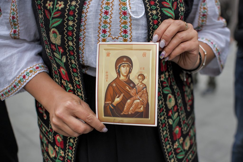 Recensământ. Aproape 155.000 de români s-au declarat fără religie, atei sau agnostici