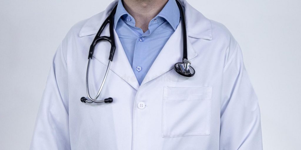 Medici români cercetați penal pentru că le montau pacienților dispozitive preluate de la cadavre