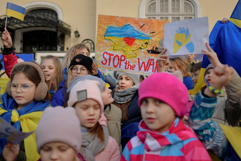 LIVE UPDATE. Anul 1, ziua 7 de invazie. Polonia va iniția un program UE pentru a urmări copiii ucraineni răpiți de Rusia