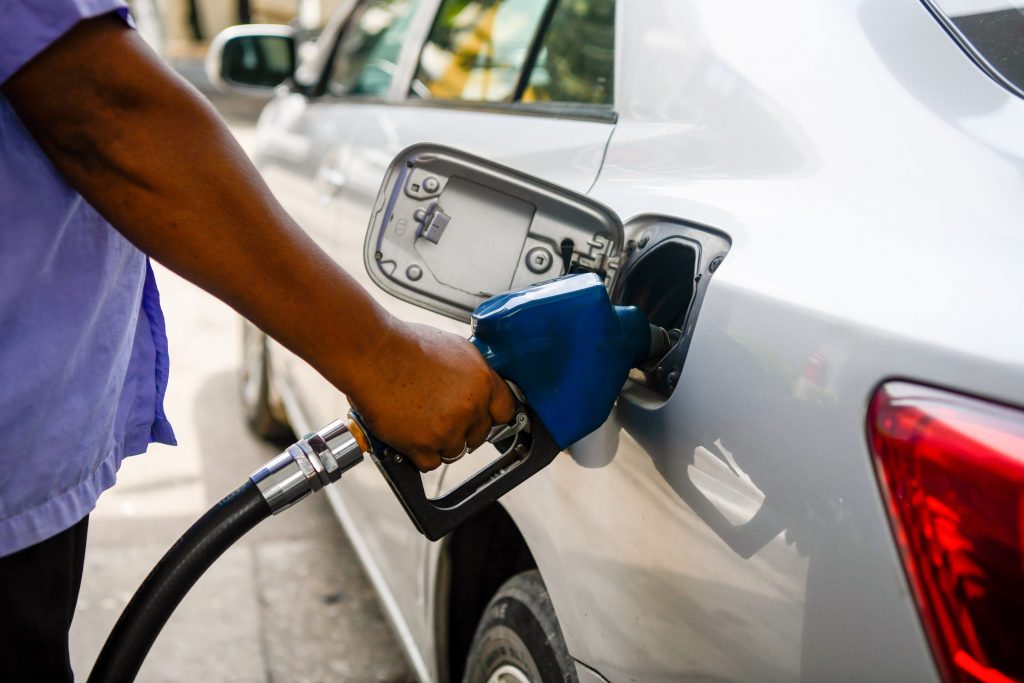 UE va interzice mașinile pe benzină și diesel până în 2035: Ce țări resping noile legi?