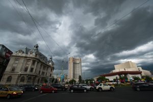 ANM a emis duminică avertizări cod galben şi cod portocaliu de furtuni în aproape toată ţara