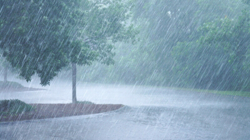 Prognoza meteo pentru următoarele patru săptămâni: vor fi ploi şi răcoare în prima parte, apoi se va încălzi