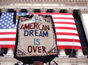 Cum definesc americanii succesul? Un nou sondaj arată că a deveni bogat nu mai este visul american