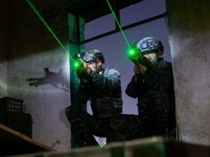 RAPORT. Armata Populară a Chinei dezvoltă arme de înaltă tehnologie care au scopul de a provoca daune neurologice pe termen lung. Ce este neurostrike