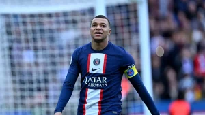 Și Chelsea îl vrea pe Mbappe. În cursa pentru semnătura atacantului mai sunt două cluburi sportive
