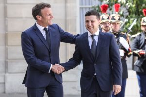 Emmanuel Macron îl susține pe Volodimir  Zelenski înainte de summitul NATO