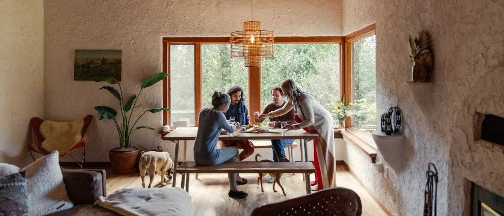 10% din turiștii care vin în România aleg Airbnb. Tu alegi platforma dacă vrei să te cazezi în țară?