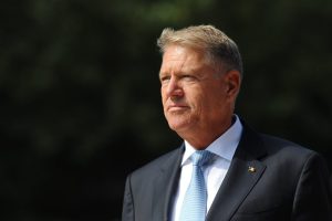 Mesajul lui Klaus Iohannis la început de an școlar: „Noua legislaţie revalorizează cariera didactică. Măririle salariale din acest an sunt un pas în direcţia corectă, dar meritaţi mai mult”