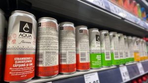 AQUA Carpatica Flavours, primul produs din România care se lansează cu spatele