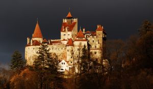Castelul Bran, locul 1 în topul celor înfricoșătoare locuri din Europa pe care să le vezi de Halloween