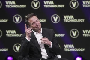 Musk ține cont de estetică pe platforma X. Titlurile articolelor de presă distribuite pe rețea au dispărut