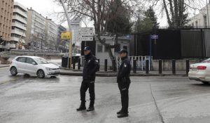 Atac terorist în apropierea Parlamentului turc. Doi polițiști au fost răniți/ Un atacator s-a aruncat în aer în fața unei clădiri a ministerului