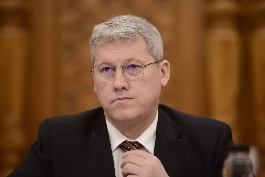 Cătălin Predoiu a avut un schimb dur de replici cu cei de la USR. Ministrul de Interne le-a reproșat că subminează încrederea oamenilor în structurile forțelor de ordine