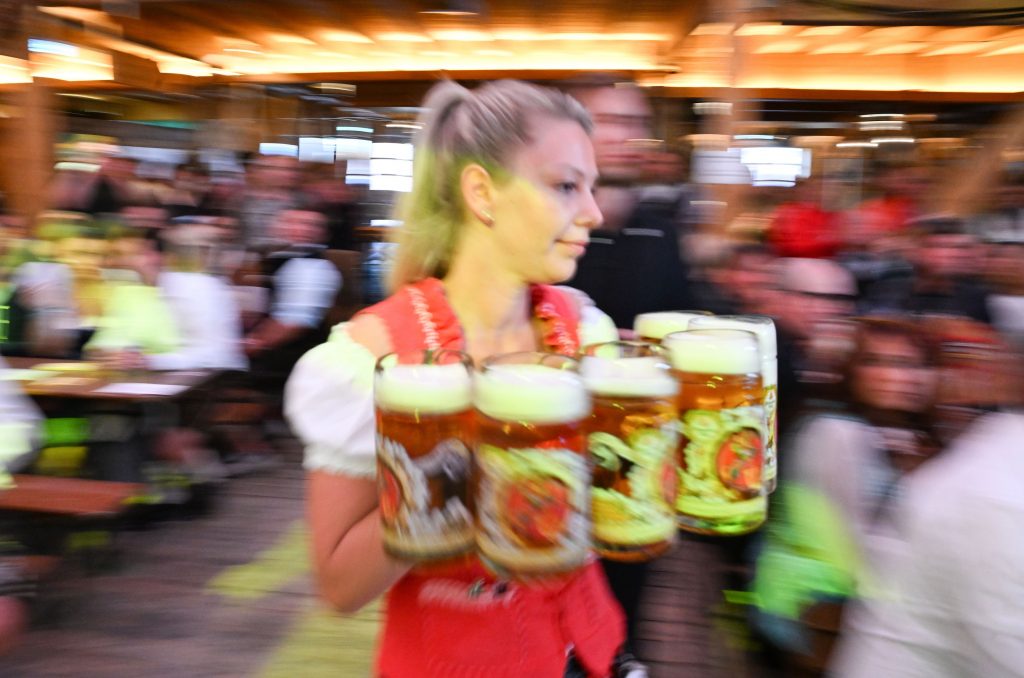 Încălzirea globală face berea să aibă gust rău. Care este cauza și cum este afectată băutura de bază a Europei