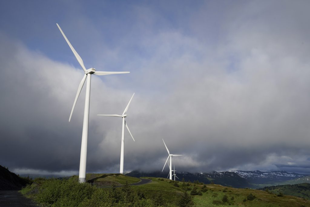 Cei mai mari poluatori climatici din lume fac echipă. SUA și China au convenit să înlocuiască combustibilii fosili prin creșterea energiei regenerabile