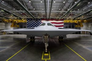 Noul bombardier invizibil B-21 „Raider” al SUA a efectuat primul zbor. Este capabil să transporte încărcătură nucleară chiar și fără echipaj la bord