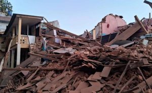 Un cutremur de 6,4 grade de scara Richter a lovit Nepalul. Peste 100 de persoane au murit