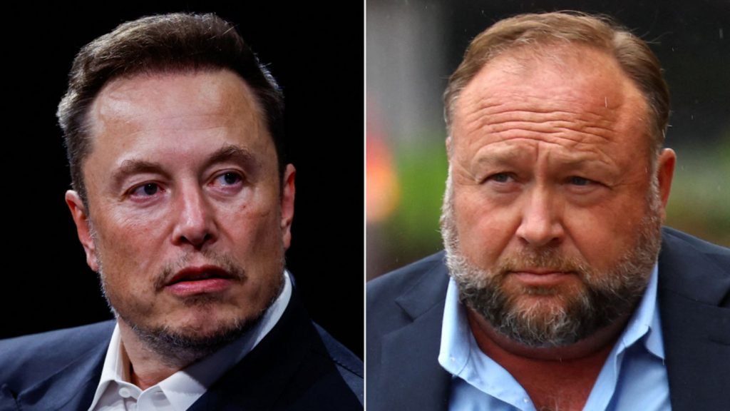 Musk i-a reactivat contul lui Alex Jones de pe platforma X, după o interdicție de 5 ani