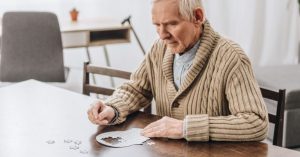Cum te protejezi de demență? Cercetătorii au descoperit că trăsăturile de personalitate scad riscul să fii diagnosticat cu această boală