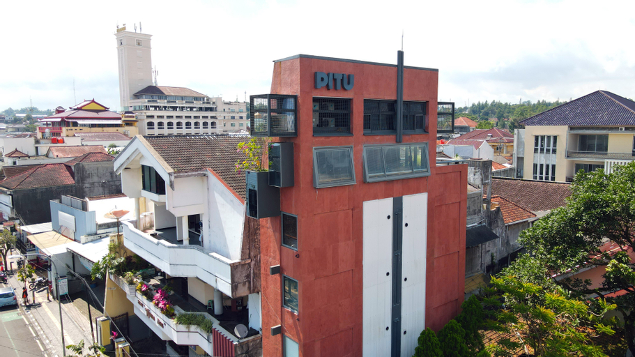 FOTO. Cel mai îngust hotel din lume. Cum arată clădirea care măsoară 2,5 metri în lățime