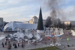 Ucraina a bombardat orașul Belgorod din Rusia, ca răspuns la cel mai mare atac aerian rusesc din noaptea de joi spre vineri. 22 de oameni au murit