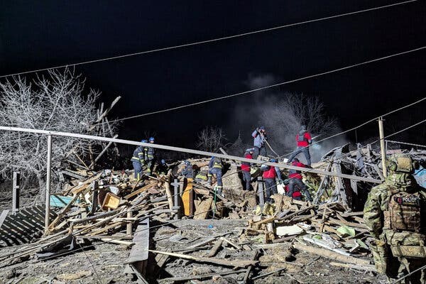LIVE UPDATE. Ziua 683 de război în Ucraina. Atacul rusesc din Pokrovsk a ucis cel puțin 11 persoane, inclusiv 5 copii / Zelenski: Niciun atac al Rusiei nu se va încheia fără consecințe”