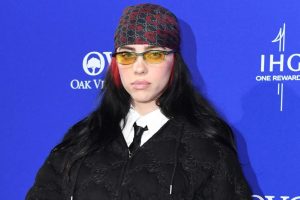 Billie Eilish dedică premiul de la Festivalul Internațional de Film de la Palm Springs „oricărei persoane care se confruntă cu lipsa de speranță”