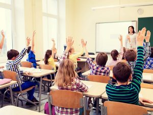 Gata vacanța! Astăzi, 3,5 milioane de elevi se întorc în bănci pentru prima zi de școală din an