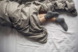 STUDIU. Cei care dorm cu șosete nu sunt văzuți ca fiind de încredere. Cuplurile ajung să se despartă din acest motiv
