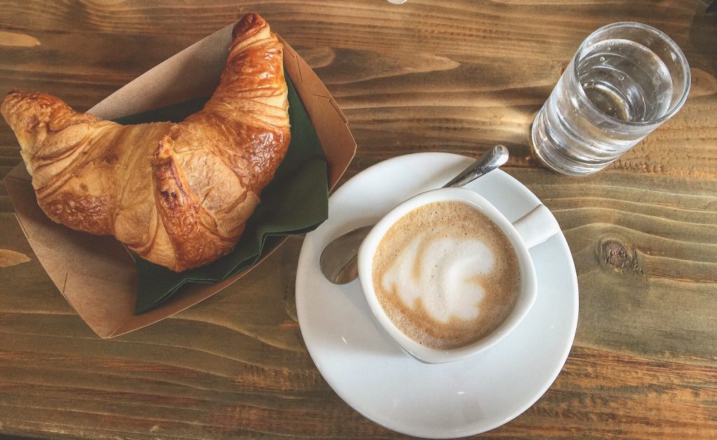 Unde bei o cafea astăzi? European Coffee Trip te ajută să iei cea mai bună decizie în alegerea unui loc de specialitate