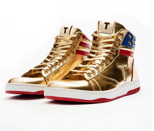 Trump își lansează propria linie de adidași la Sneaker Con. Decizia vine la o zi după hotărârea judecătorească de 350 de milioane de dolari