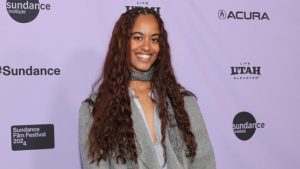 Fiica lui Barack Obama își schimbă numele înainte de debutul la Hollywood. Ea va fi cunoscută drept Malia Ann