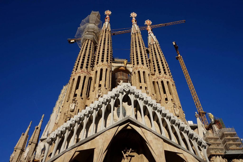 Sagrada Familia din Barcelona va fi finalizată în 2026. Esteve Camps: „Planul prezentat autorităților locale în 1915, care a fost semnat de Gaudi, include controversata scară”
