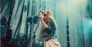 50% dintre femeile din Marea Britanie care fac parte din industria muzicală sunt discriminate, arată un raport