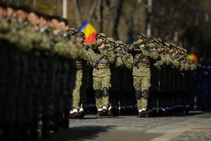 Militarii europeni continuă să demisioneze, exact când NATO are nevoie de ei. Situaţia e prezentă şi în România / Statele occidentale discută despre stagiu militar obligatoriu