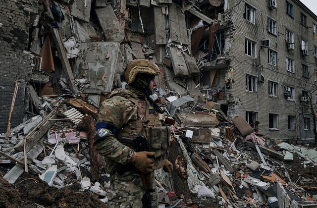 Bloomberg: Putin este hotărât să cucerească întreaga Ucraina, dar mai are nevoie de 300.000 militari