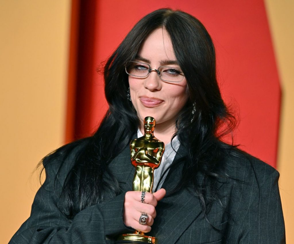 200 de artiști din industria muzicii au semnat o petiție împotriva Inteligenței Artificiale. Billie Eilish, Stevie Wonder și Elvis Costello, printre semnatari