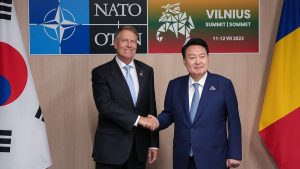 Klaus Iohannis a fost primit de omologul său sud-coreean, Yoon Suk-yeol. Declarațiile președintelui la Seul