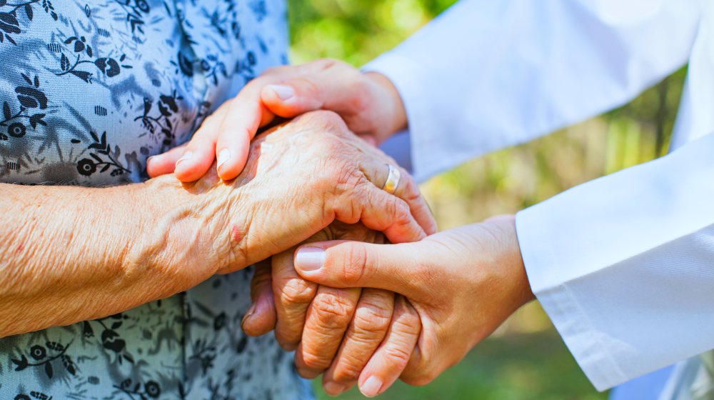 Inteligența Artificială revoluționează tratamentele pentru Parkinson. Ce progrese au făcut cercetătorii cu ajutor A.I.